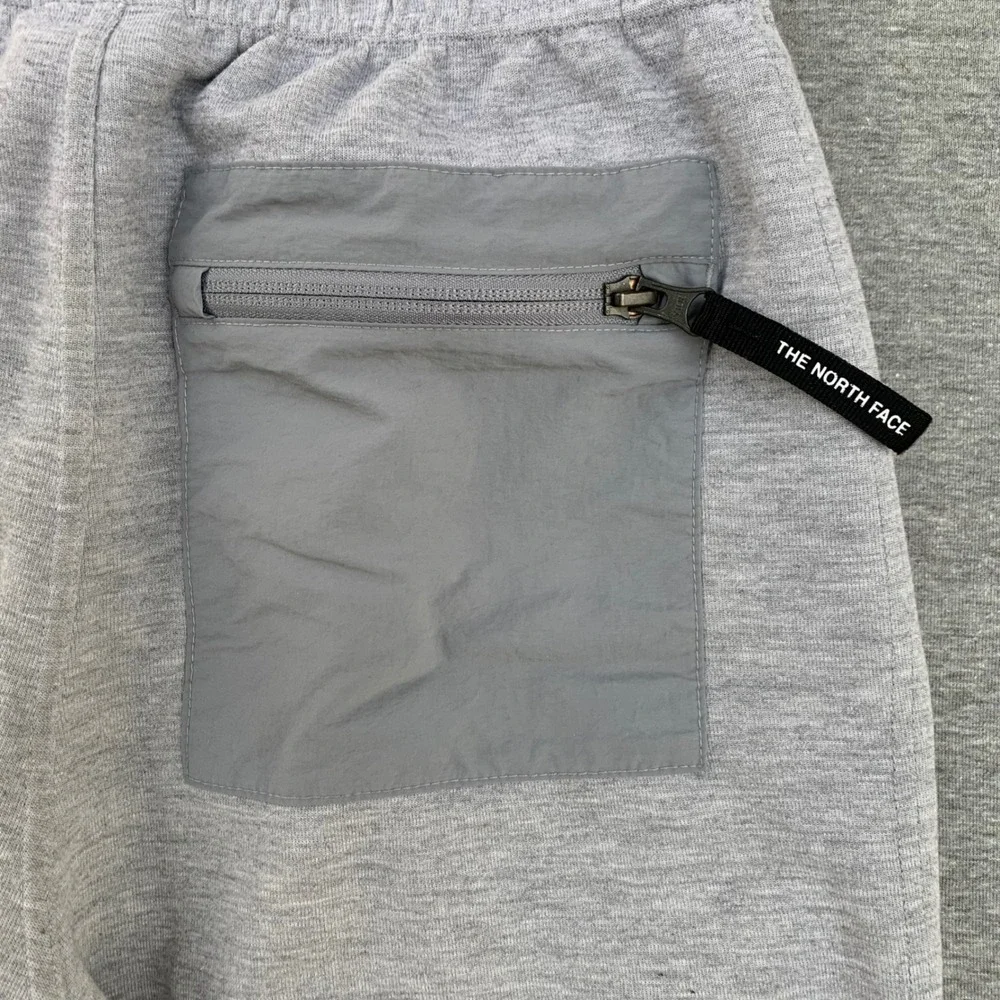 The North Face Mens Grey Knit Athletic Shorts Small Zip Back Pocket Logo S